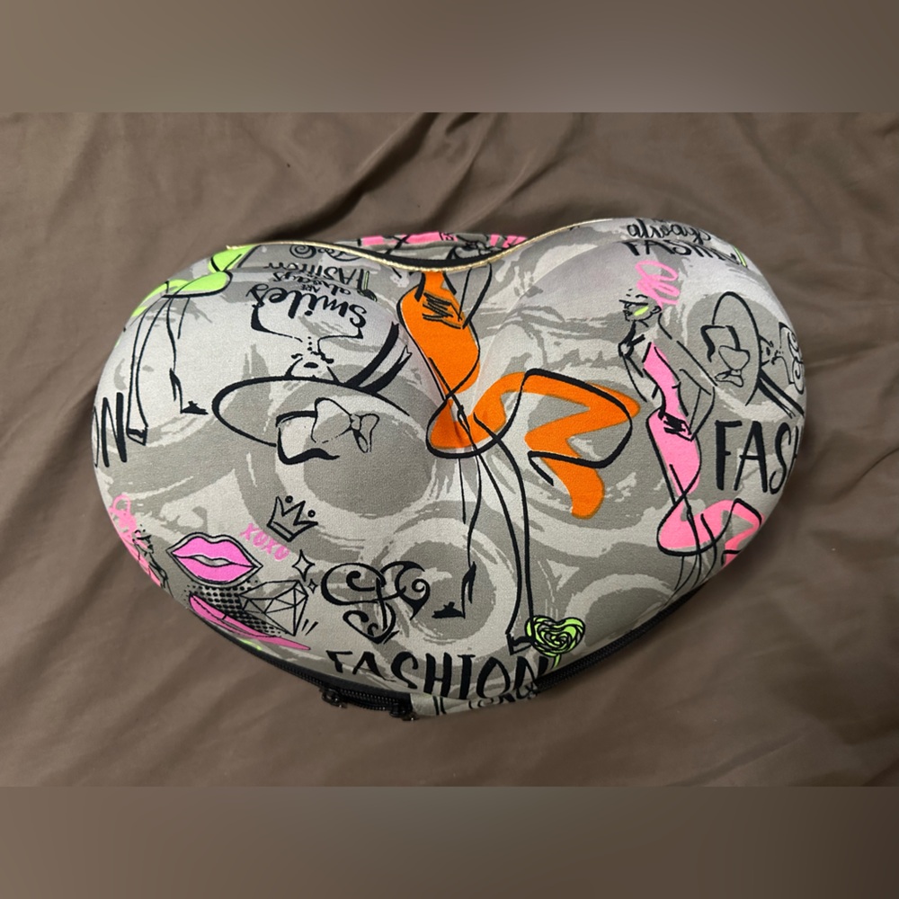 Hard Shell Travel Case for Bras & Swimsuits – Fashion Print